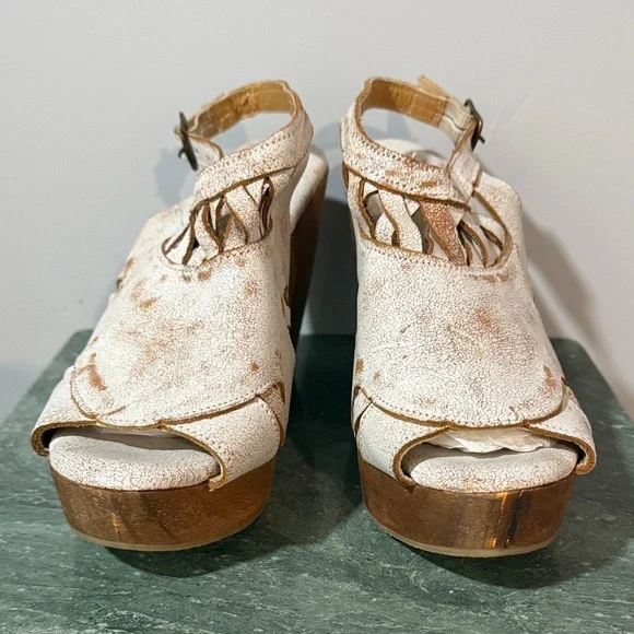 Very Volatile White and Brown Wedge Sandals - Picture 6 of 10